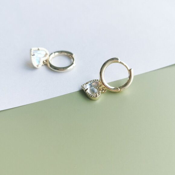 Kendra Scott Ari Heart Dichroic Glass Earrings - Gold - Picture 3 of 4